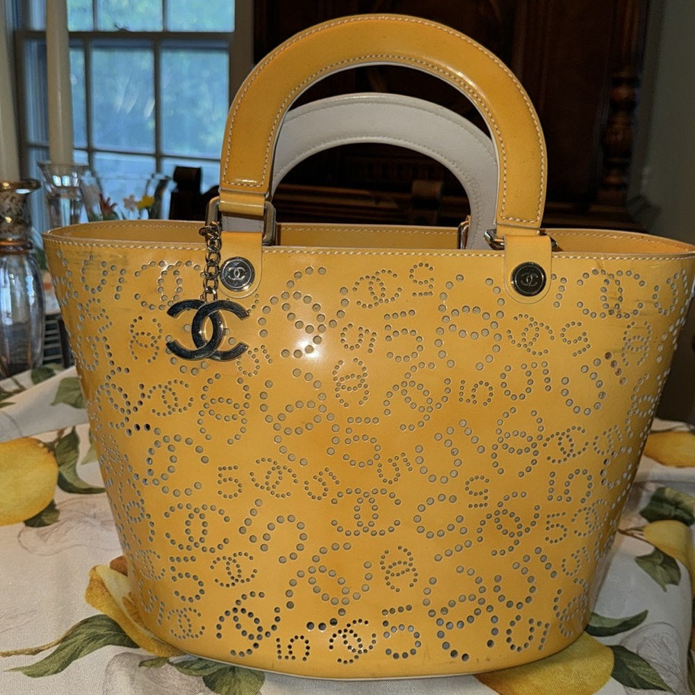 CHANEL COCO 5 resort patent yellow shopper shopping tote bag beach resort - Picture 3 of 12